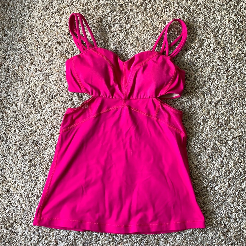 Lululemon Built in bra. Workout / yoga top.